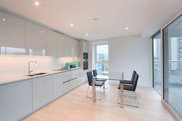 2 Bedroom Flat To Rent In Deacon Street, Elephant And Castle, London, SE17