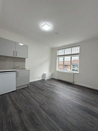 1 Bedroom Studio To Rent In Fairway, Petts Wood, Orpington, BR5