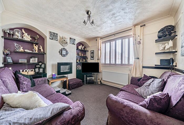 3 Bedroom End Terrace House For Sale In Gordon Road, Tunbridge Wells, Kent, TN4