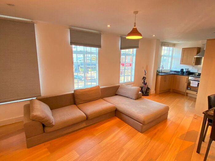 2 Bedroom Flat To Rent In South Lambeth Road, London, SW8