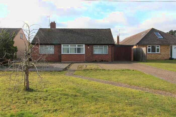 3 Bedroom Detached Bungalow For Sale In Mere Close, Great Barton, Bury St. Edmunds, IP31