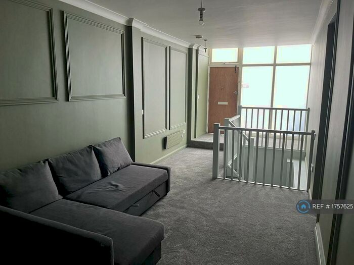 2 Bedroom Flat To Rent In Southchurch Road, Southend-On-Sea, SS1