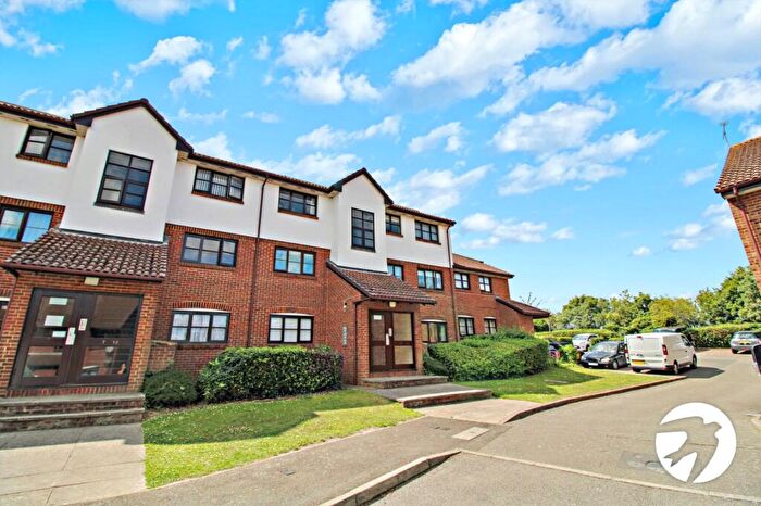 1 Bedroom Flat To Rent In Cooper Close, Greenhithe, Kent, DA9