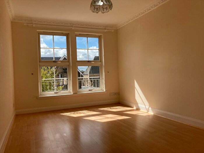 3 Bedroom Flat To Rent In West Mayfield, Edinburgh, EH9