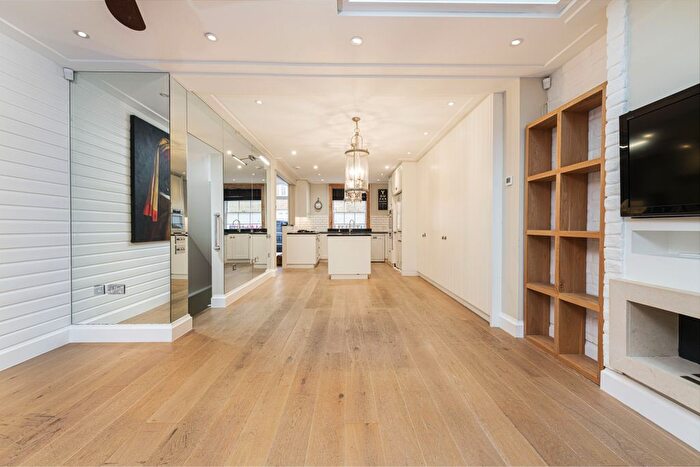 4 Bedroom Terraced House To Rent In St Luke's Street, Chelsea, SW3
