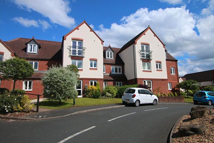 2 Bedroom Property For Sale In Worcester Road, Hagley, Stourbridge, DY9