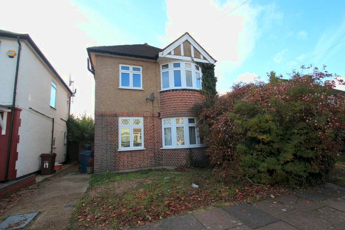 1 Bedroom Detached House To Rent In Sidney Road, Harrow, HA2