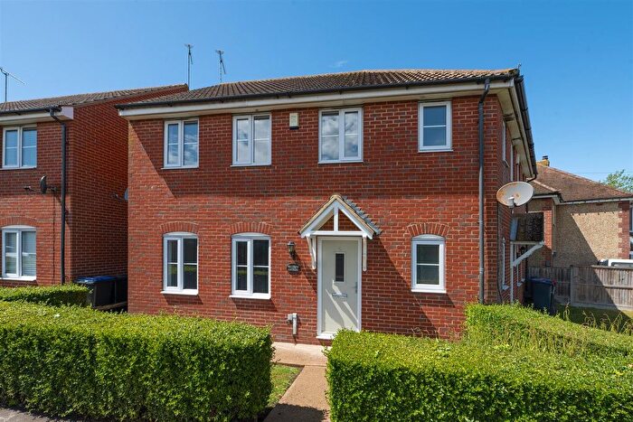 3 Bedroom Semi-Detached House To Rent In Grimshill Road, Whitstable, Kent, CT5