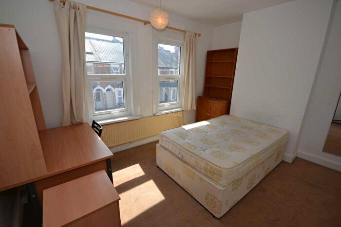 5 Bedroom Terraced House To Rent In Norris Road, Reading, Berkshire, RG6