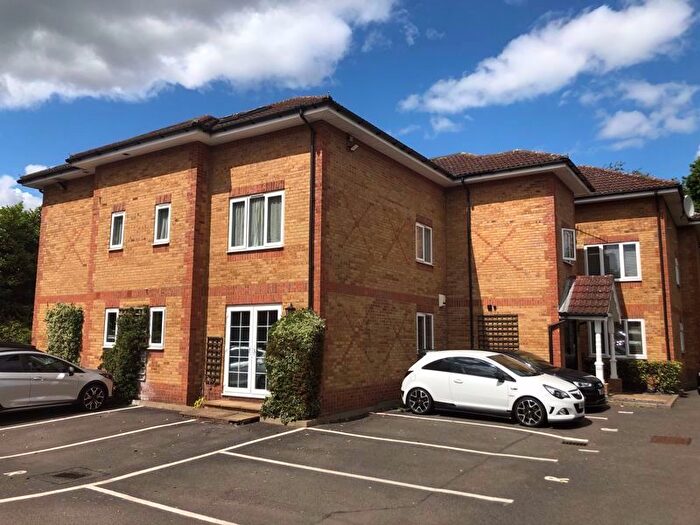 1 Bedroom Flat To Rent In Ronald Court, Oakwood Road, Bricket Wood, St. Albans, Hertfordshire, AL2