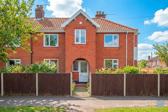 4 Bedroom Semi-Detached House For Sale In Brian Avenue, Norwich, NR1
