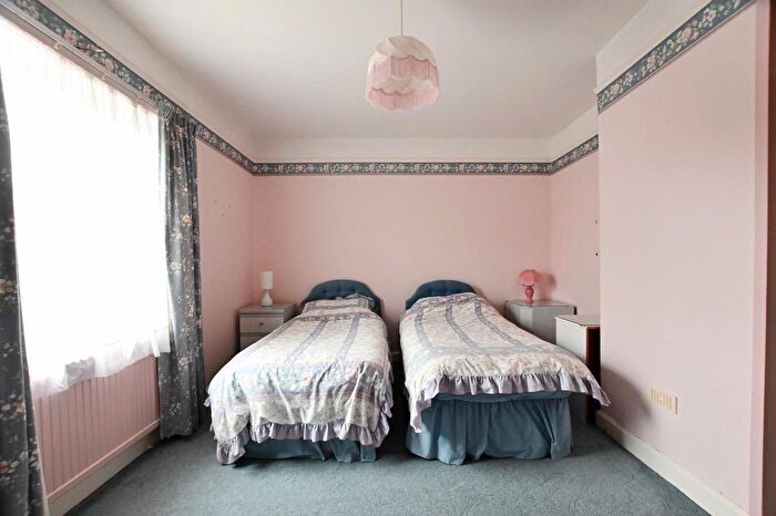 2 Bedroom Detached Bungalow For Sale In Little Horcott Lane, Fairford, GL7