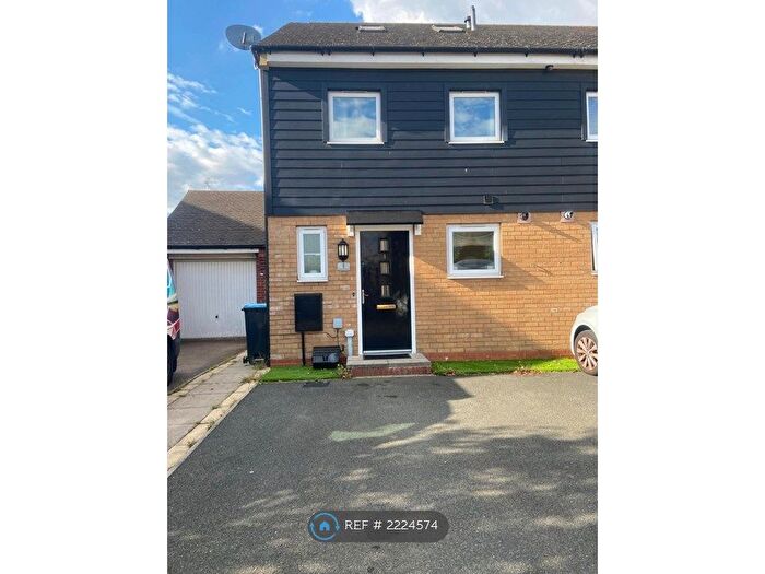 3 Bedroom Semi-Detached House To Rent In Somerset Walk, Broughton, Milton Keynes, MK10