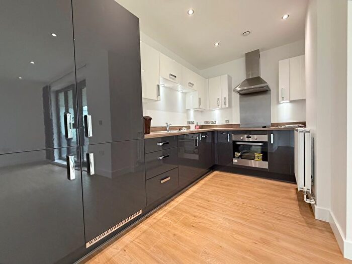 2 Bedroom Flat To Rent In Lingfield Apartments, Walthamstow, E4