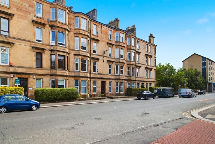 2 Bedroom Flat For Sale In Kilmarnock Road, Glasgow, G43