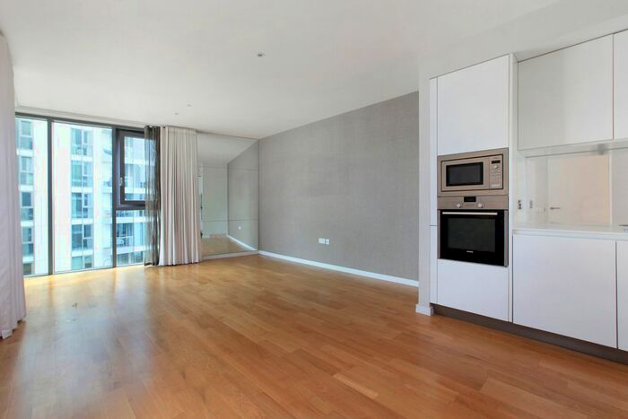 2 Bedroom Flat To Rent In Eastfields Avenue, Wandsworth, London, SW18