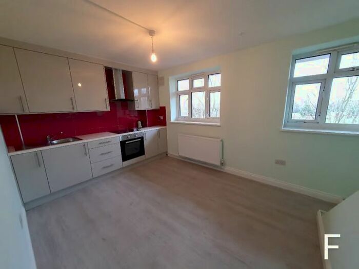 1 Bedroom Flat To Rent In London Road, Mitcham, CR4
