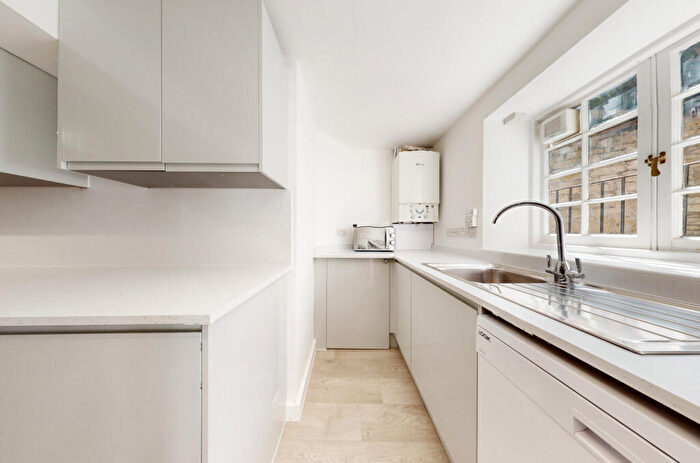 3 Bedroom House To Rent In Princes Street, BA1