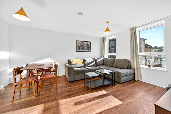 2 Bedroom Flat For Sale In Plevna Crescent, Sofia Court Plevna Crescent, N15