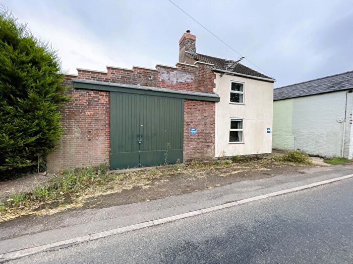 2 Bedroom Cottage For Sale In Chapelgate, Sutton St James, PE12