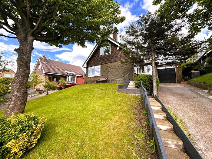 4 Bedroom Detached House For Sale In Toothill Bank, Brighouse, HD6