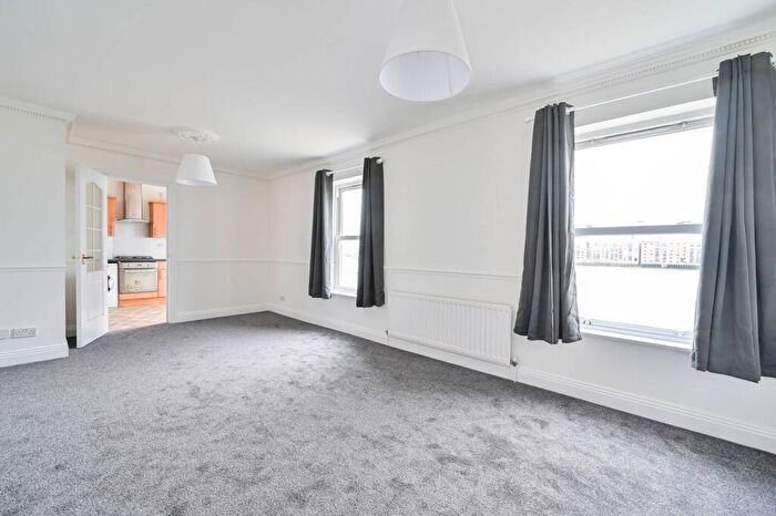2 Bedroom Flat To Rent In Rotherhithe Street, Rotherhithe, London, SE16