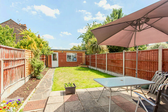4 Bedroom Terraced House To Rent In Farrnace Road, Romford, Essex, RM6