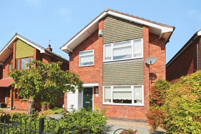 3 Bedroom Detached House For Sale In Lennon Close, Hillmorton, Rugby, CV21