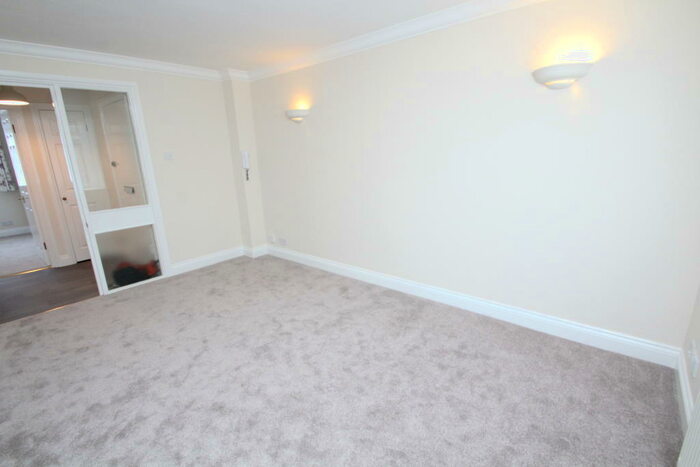 1 Bedroom Flat To Rent In Granville Close, Croydon, CR0