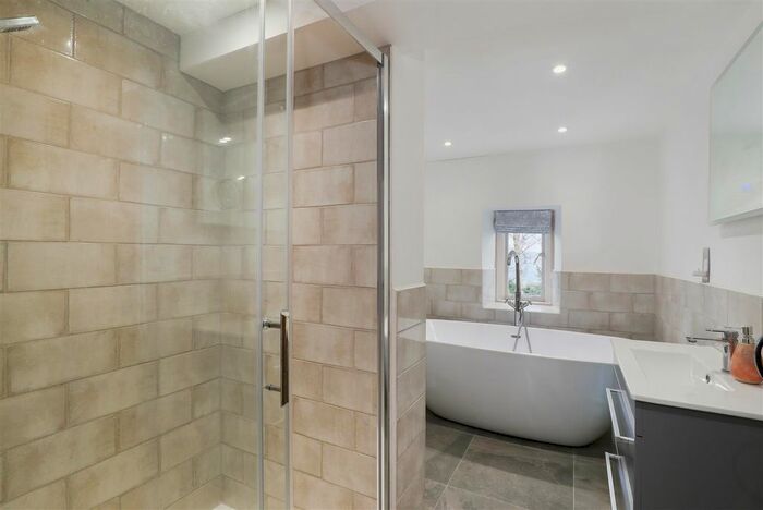 4 Bedroom Semi-Detached House To Rent In Church Road, Stroud, GL6