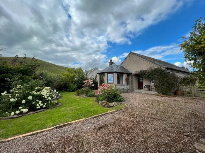 2 Bedroom Detached Bungalow For Sale In Minto, Hawick, TD9