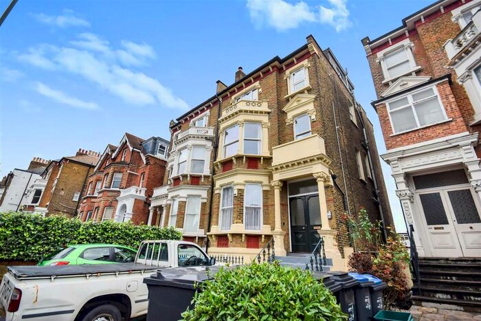 2 Bedroom Flat To Rent In Worple Road, London, SW20