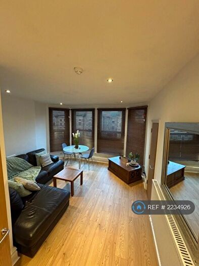 2 Bedroom Flat To Rent In Howard Drive, Liverpool, L19