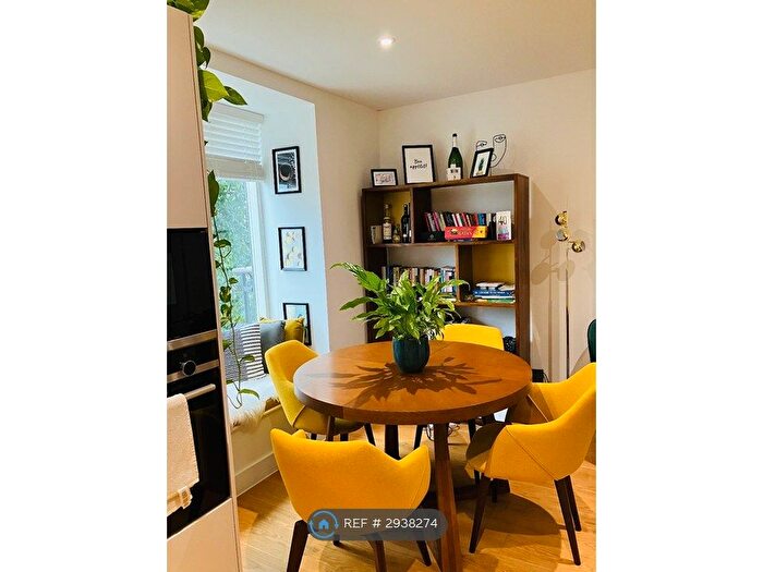 2 Bedroom Flat To Rent In St. Davids House, London, NW6