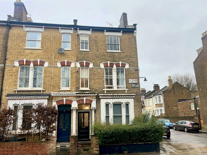 Studio To Rent In St. John's Way, Upper Holloway, London, N19