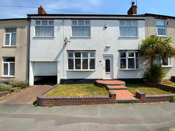 4 Bedroom Terraced House For Sale In Olive Lane, Halesowen, West Midlands, B62