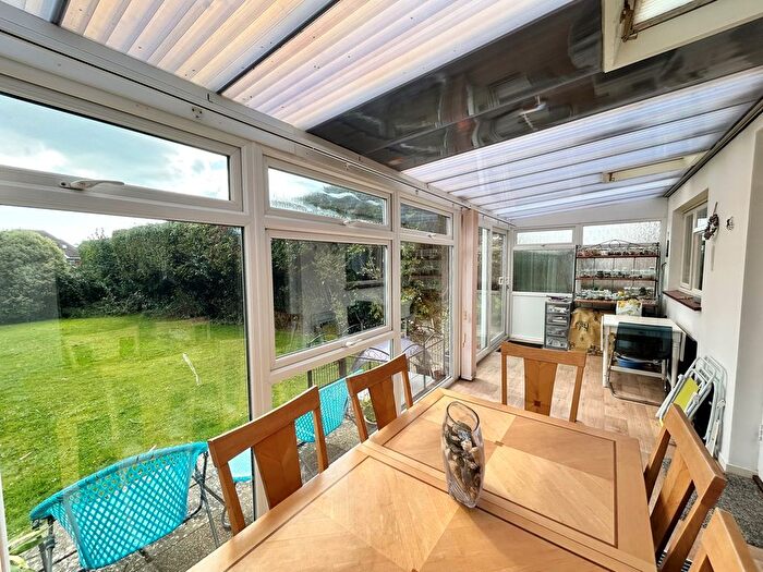 2 Bedroom Flat For Sale In Collington Avenue, Bexhill On Sea, TN39