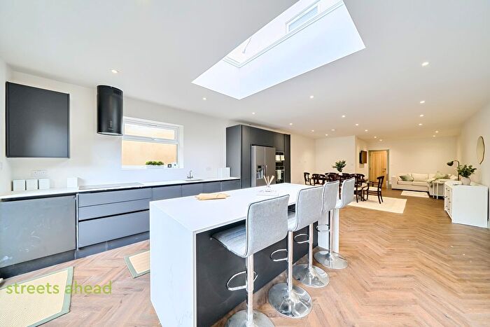 4 Bedroom Semi Detached House For Sale In Oval Road, Croydon, CR0