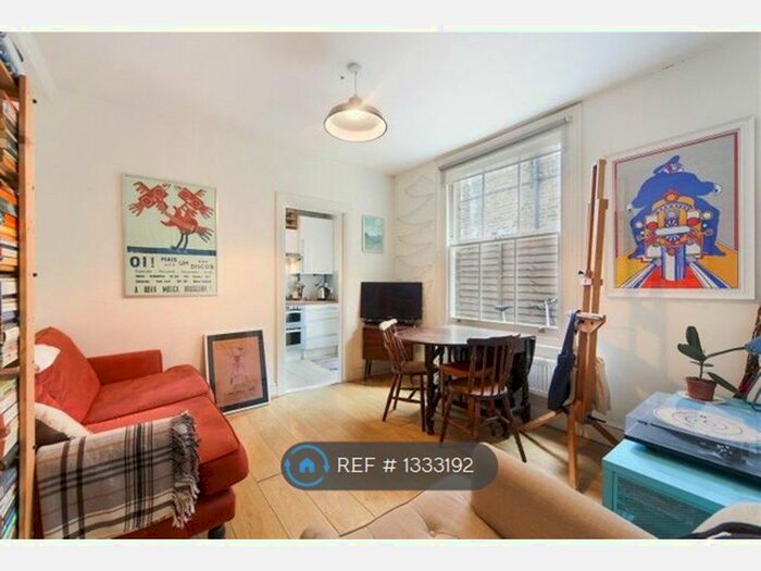 2 Bedroom Maisonette To Rent In Oaklands Grove, London, W12