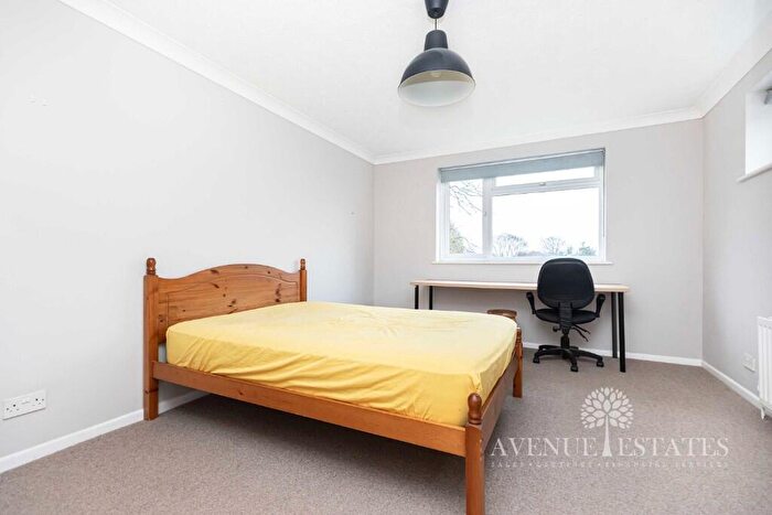 2 Bedroom Apartment For Sale In Wellington Road, Bournemouth, Dorset, BH8