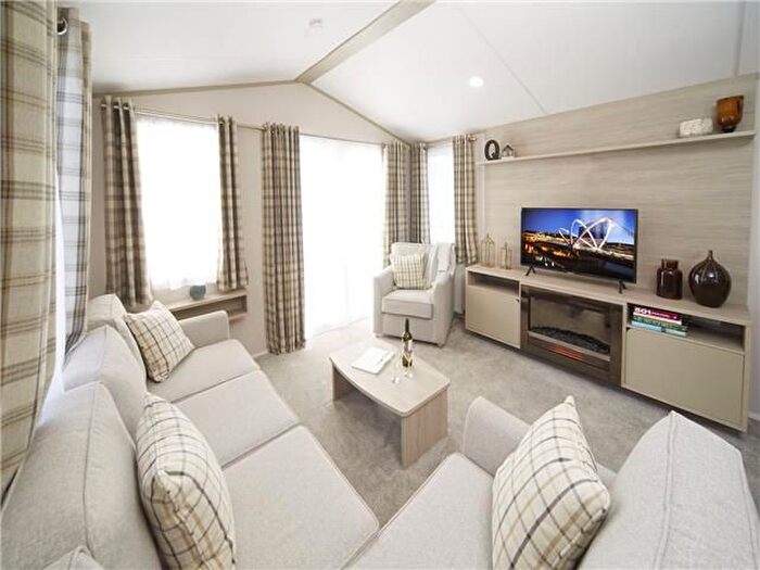 3 Bedroom Property For Sale In Newquay, TR8