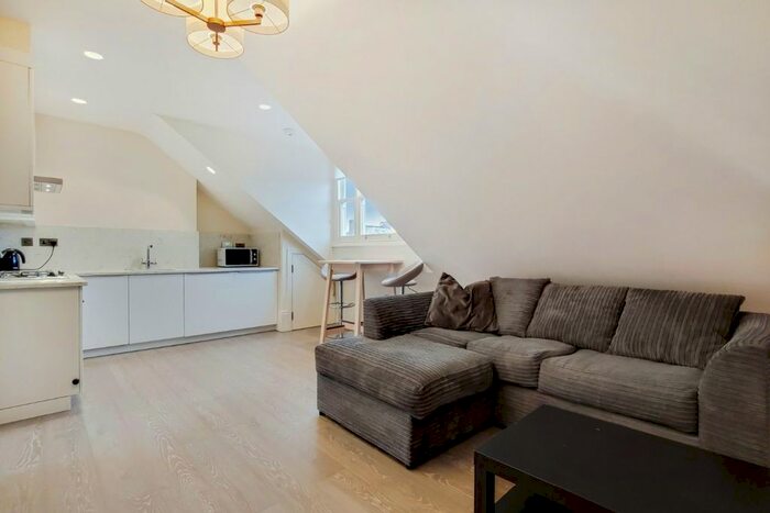 1 Bedroom Flat To Rent In The Grove, Ealing, London, W5