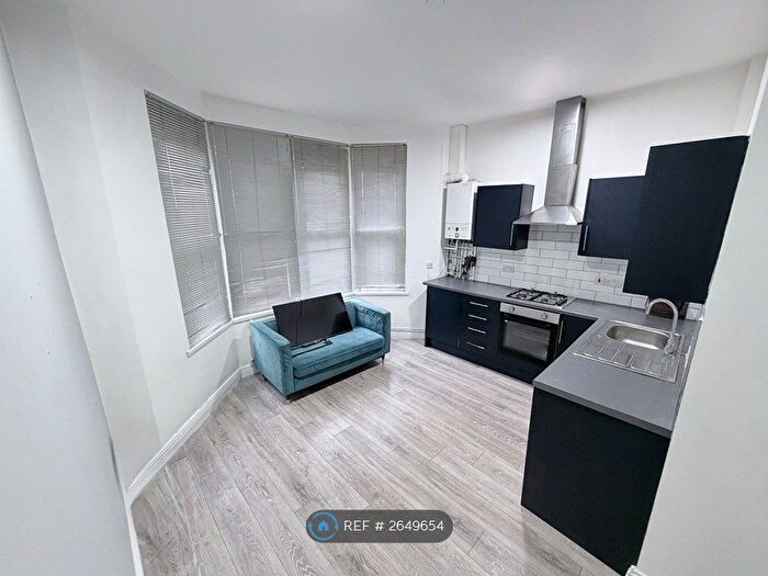 1 Bedroom Flat To Rent In Whitchurch Rd, Cardiff, CF14