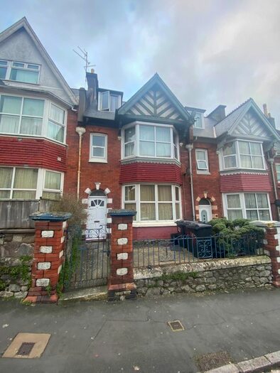 1 Bedroom Flat To Rent In Morgan Avenue, Torquay, TQ2