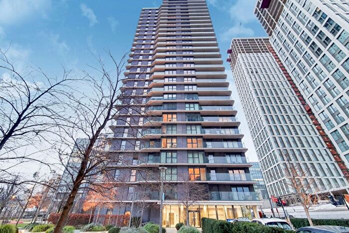 2 Bedroom Flat To Rent In Stratford, London, E20