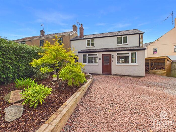 2 Bedroom Cottage For Sale In Causeway Road, Cinderford, GL14