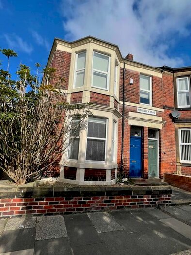 3 Bedroom Flat To Rent In Helmsley Road, Sandyford, Newcastle Upon Tyne, NE2