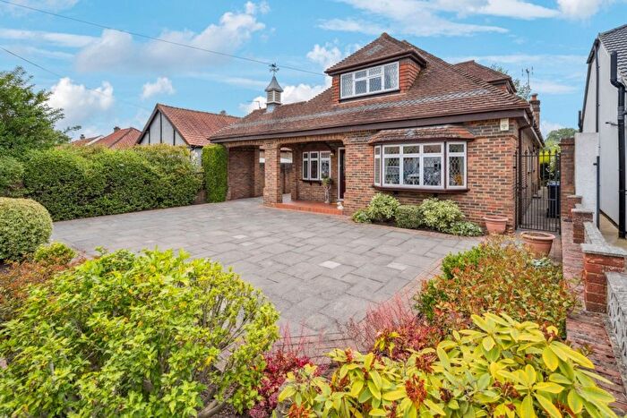 4 Bedroom Detached Bungalow For Sale In Lime Walk, New Denham, UB9