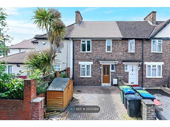 4 Bedroom Terraced House To Rent In Turner Avenue, London, CR4