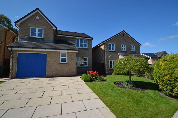 4 Bedroom Detached House For Sale In The Leavens, Apperley Bridge, Bradford, BD10